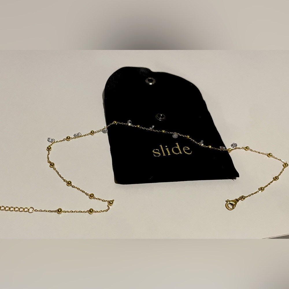 Slide Jewels - 18k Gold Plated Firefly and Sparkle Necklace - Picture 3 of 7